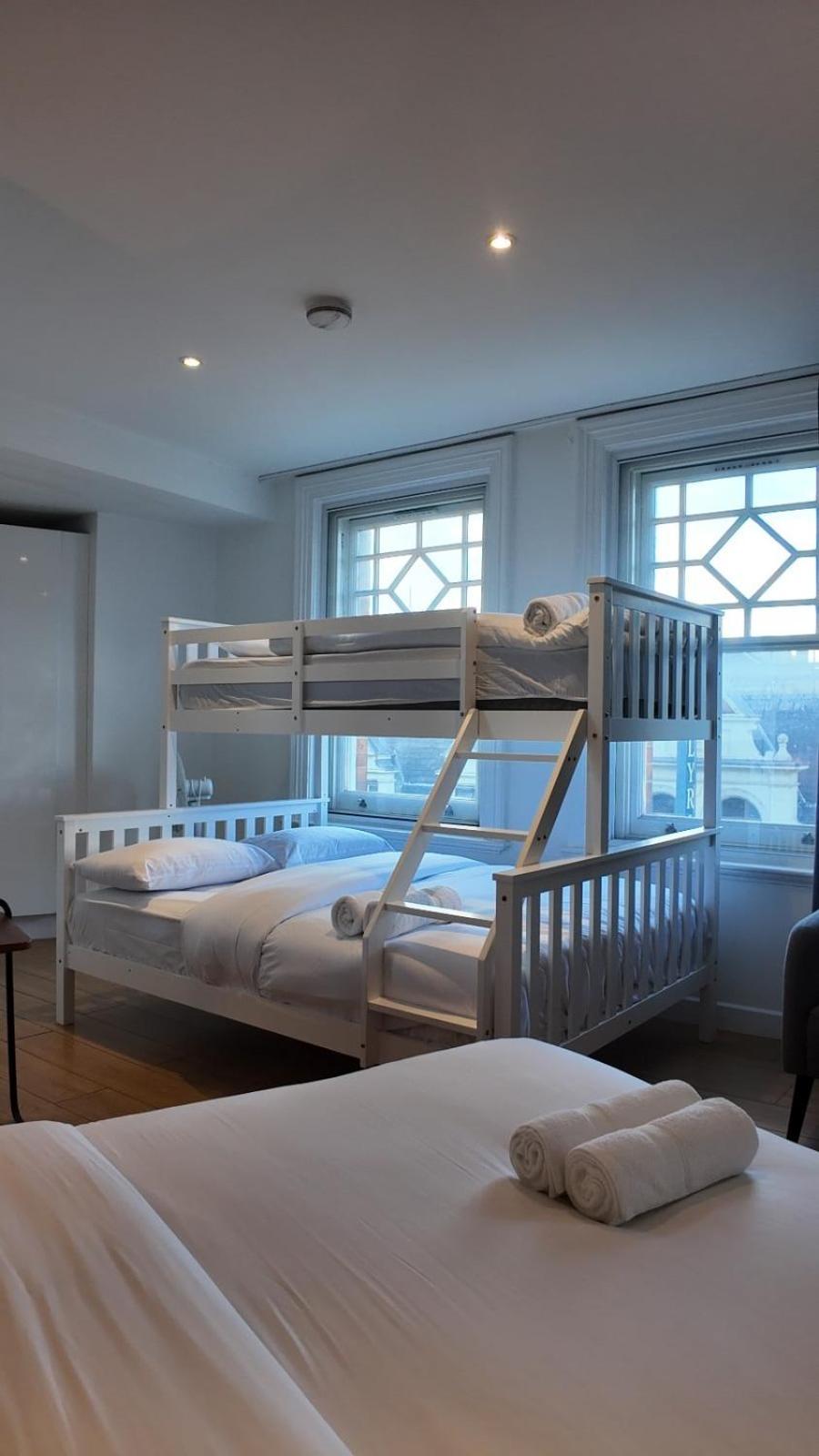 Piccadilly St Soho 1 Bedroom Sleep 7 Vr10 Apartment London