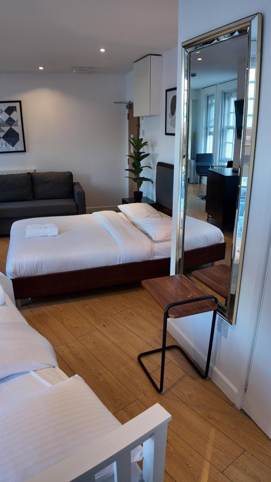 Apartment Piccadilly St Soho 1 Bedroom Sleep 7 Vr10 London